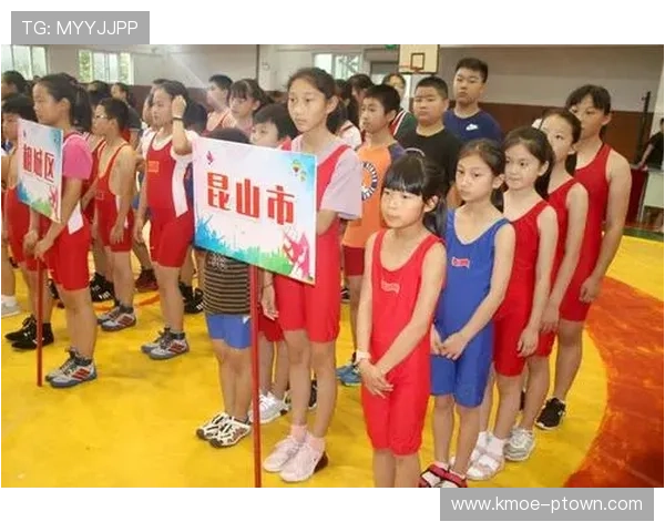 星空体育中国官网：关注青少年体育发展计划与家庭会员专属优惠政策